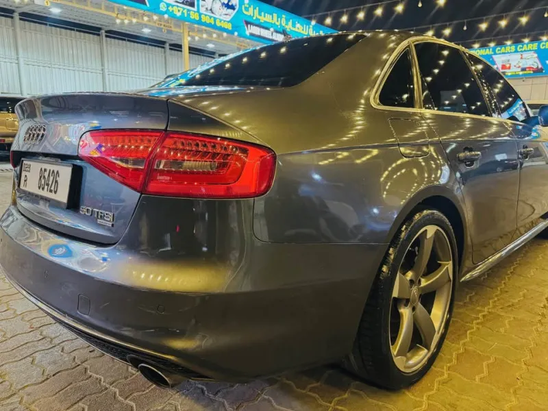 2014 اودي آي ٤ in Dubai
