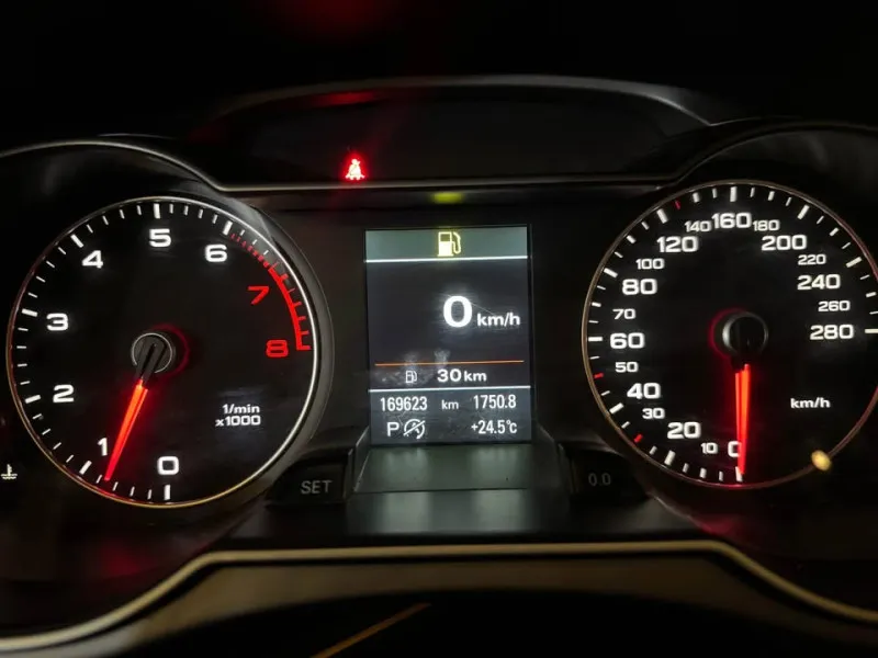 2014 اودي آي ٤ in Dubai