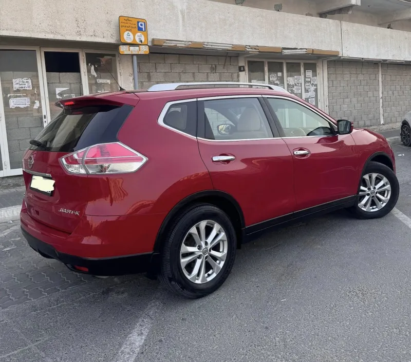 2015 نيسان اكس تريل in Dubai
