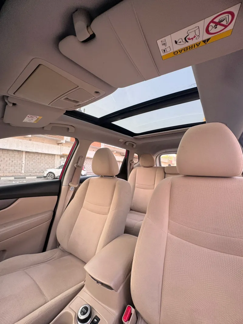 2015 نيسان اكس تريل in Dubai