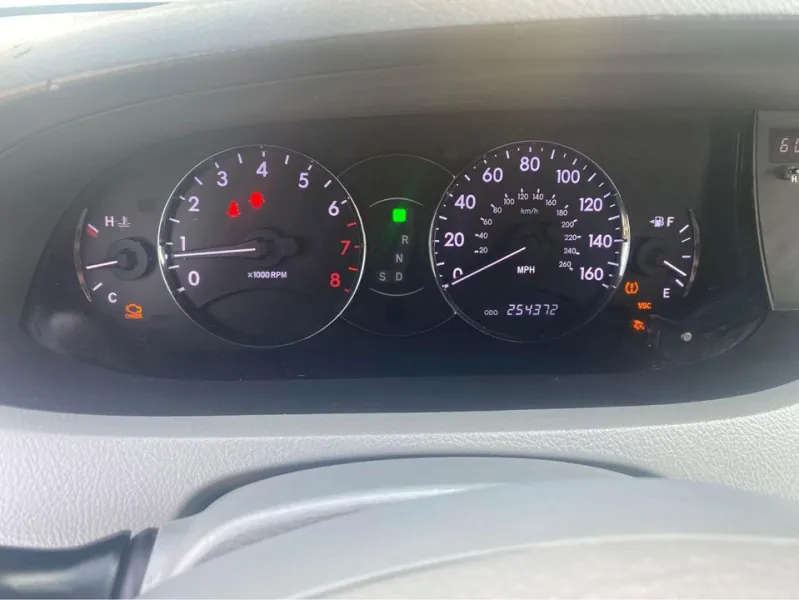 2010 Toyota Avalon in Dubai