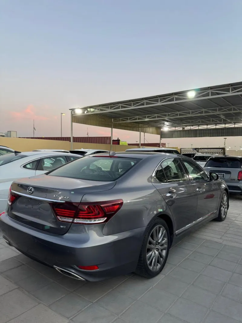 2015 لكزس آل آس ٤٦٠ in Dubai