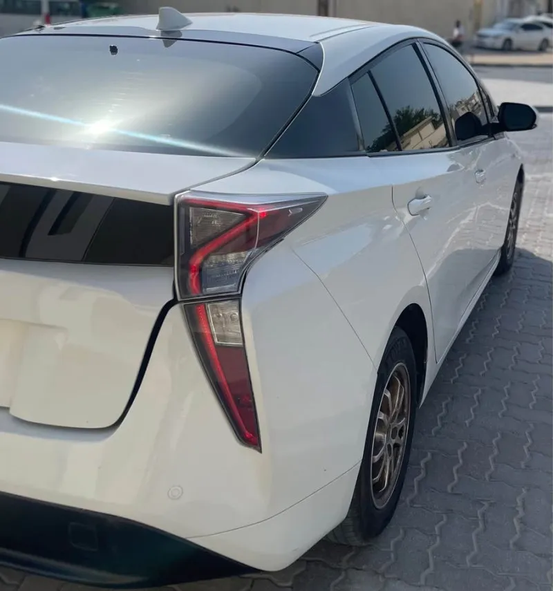 2018 Toyota Prius in Dubai