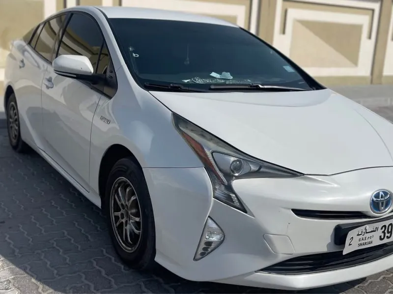 2018 Toyota Prius in Dubai