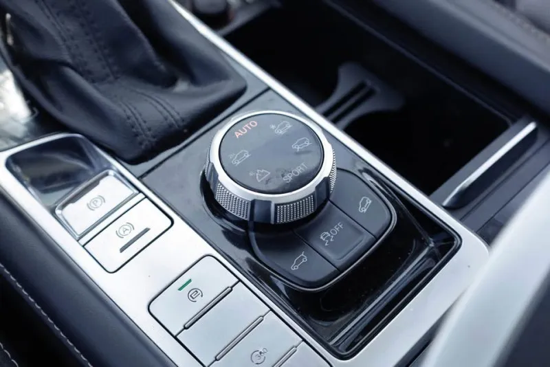 2022 MG RX8 in Dubai