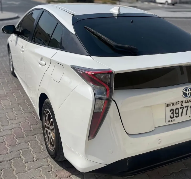 2018 Toyota Prius in Dubai