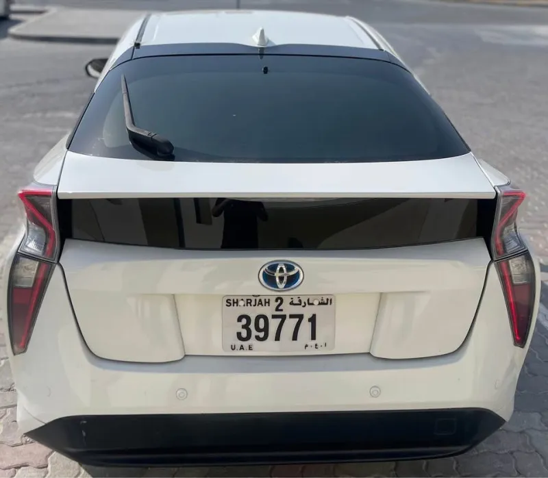 2018 Toyota Prius in Dubai