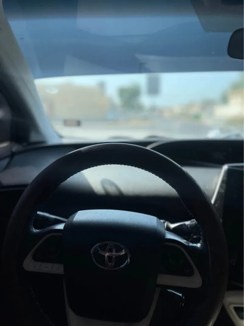 2018 Toyota Prius in Dubai