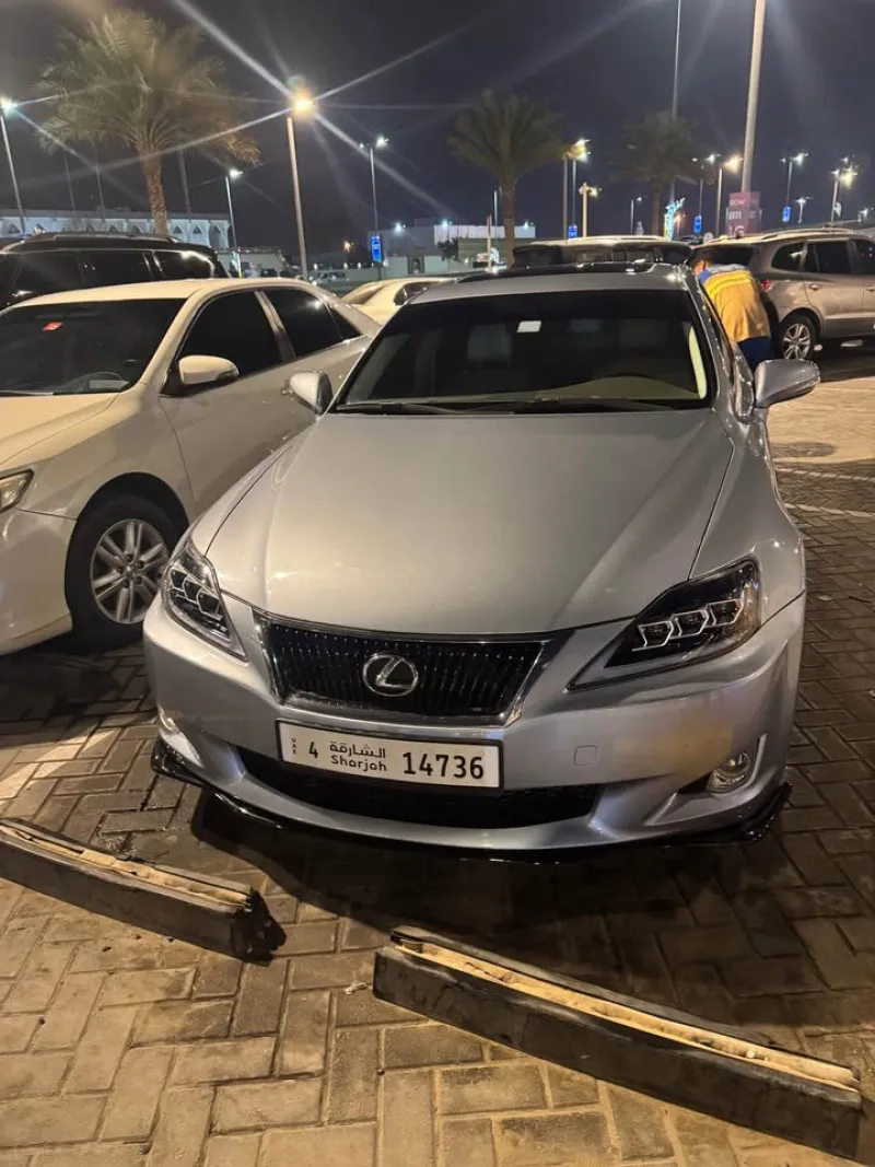 2009 لكزس اي اس in Dubai