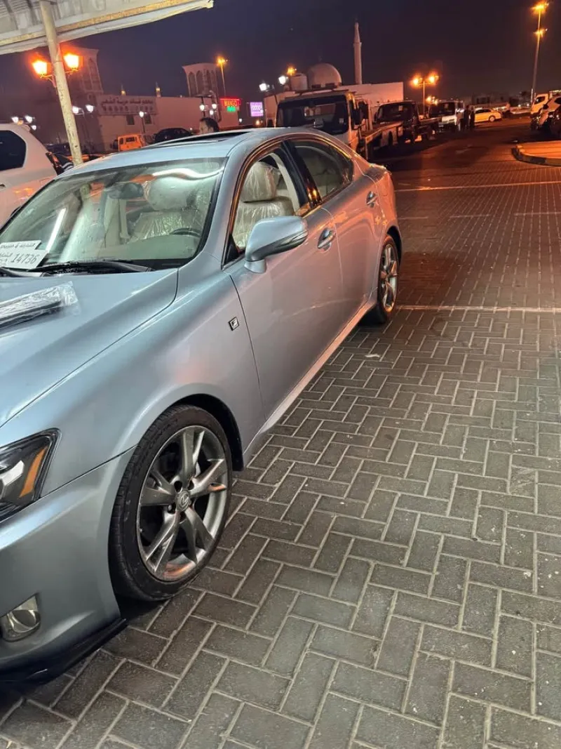 2009 لكزس اي اس in Dubai