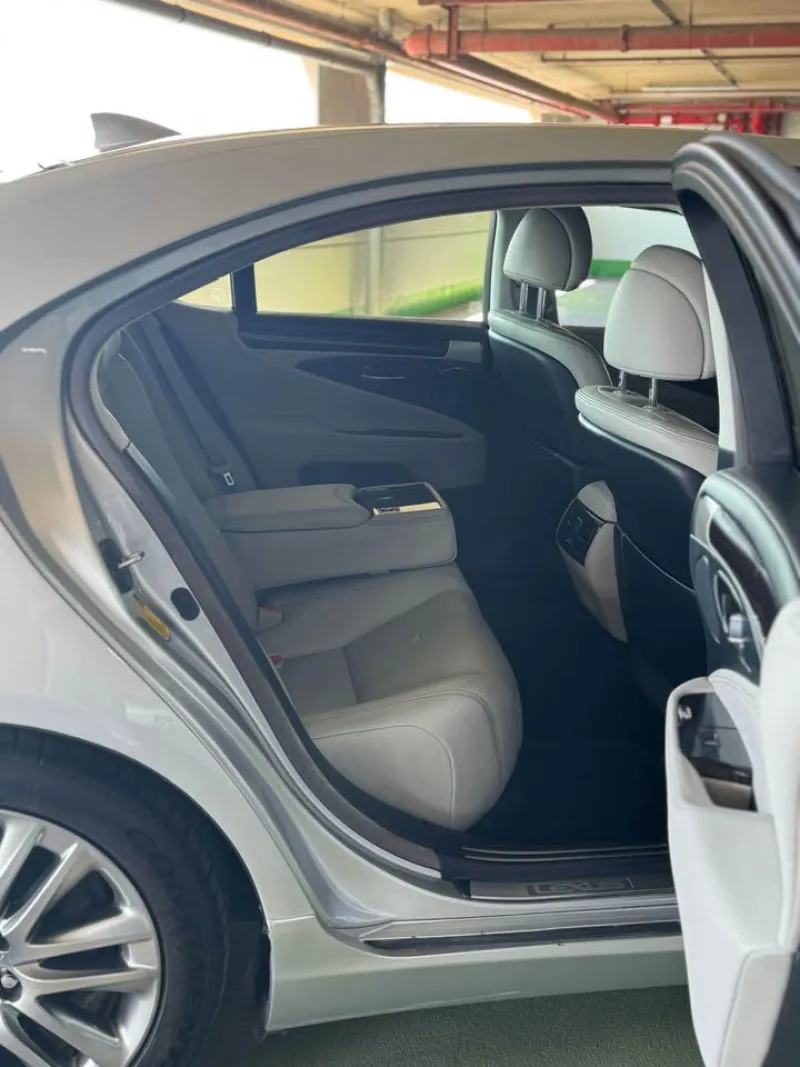 2015 Lexus LS 460 in Dubai