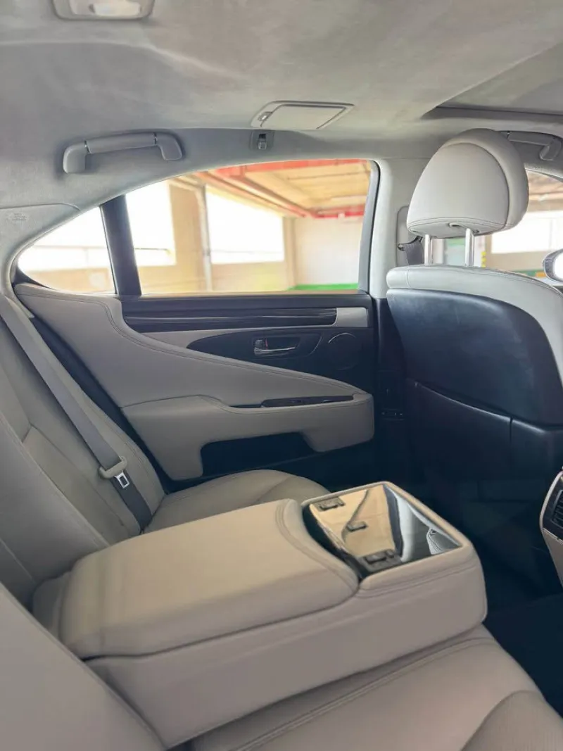 2015 Lexus LS 460 in Dubai