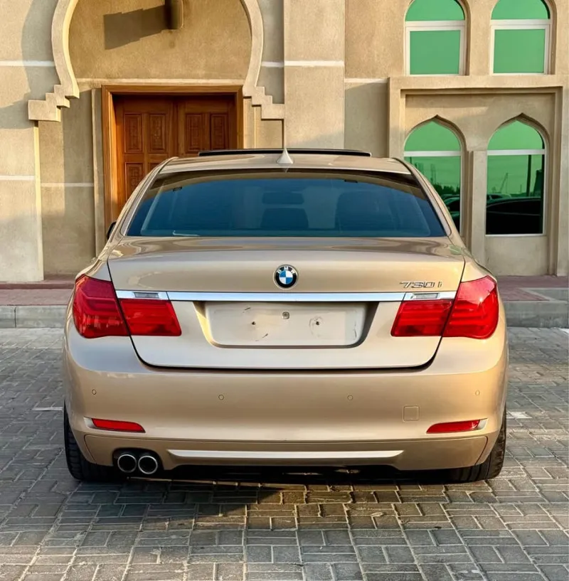 2010 بي أم دابليو الفئة - 7 in Dubai