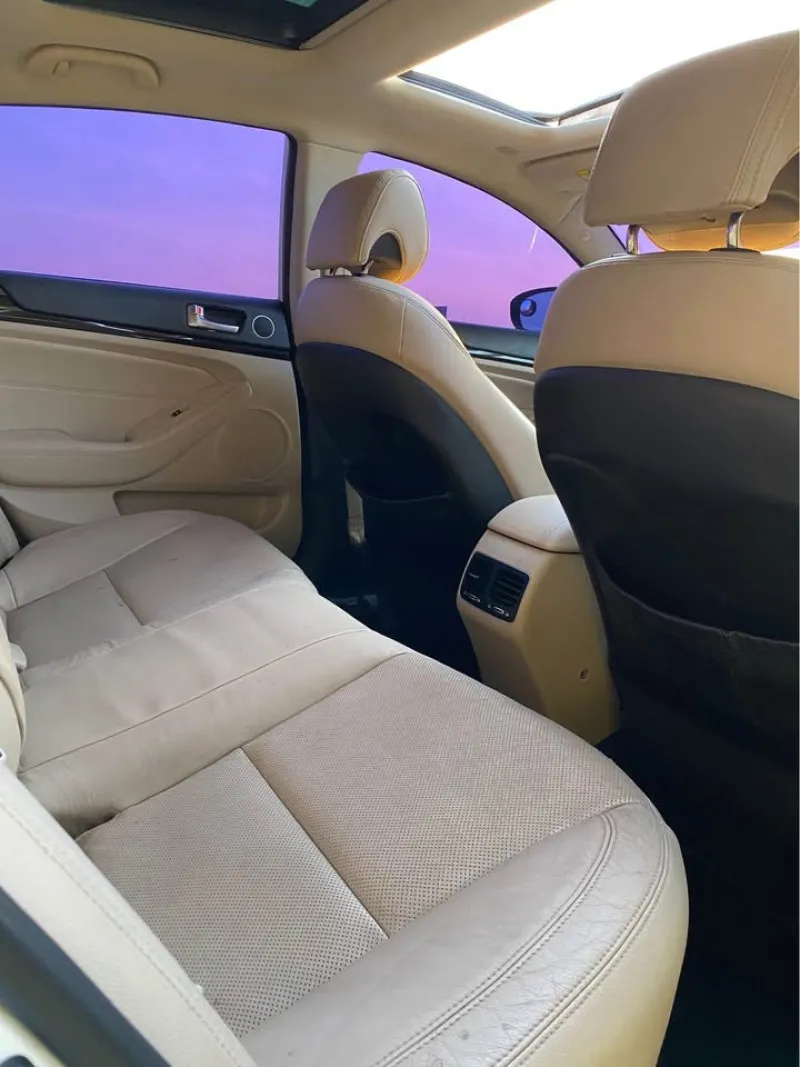 2015 كيا كادنزا in Dubai