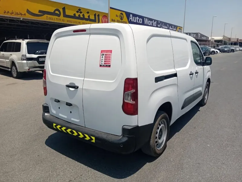 2022 Peugeot Partner in Dubai