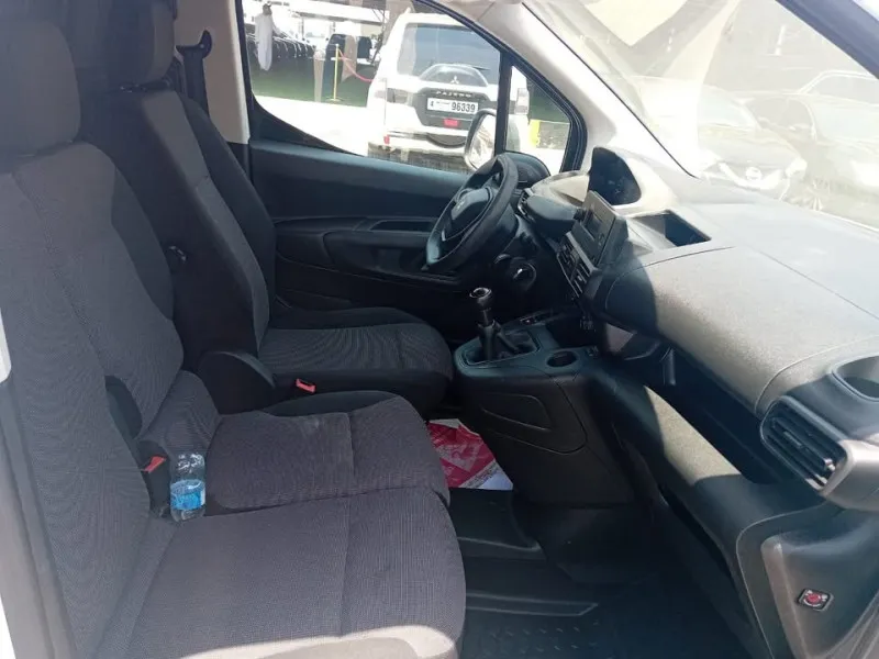 2022 Peugeot Partner in Dubai