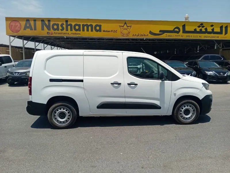 2022 Peugeot Partner in Dubai