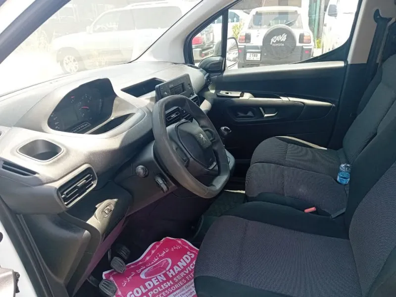 2022 Peugeot Partner in Dubai