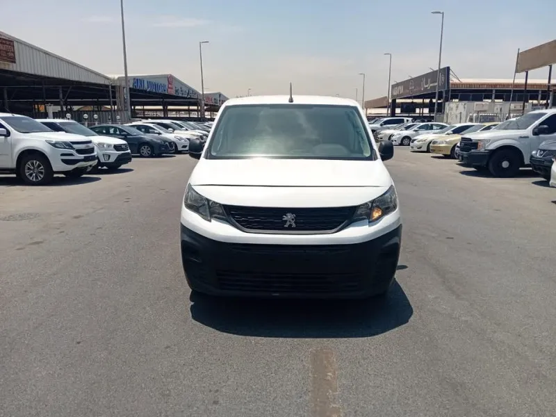 2022 Peugeot Partner in Dubai