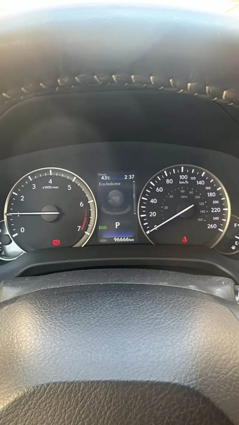 2018 لكزس ار آكس in Dubai