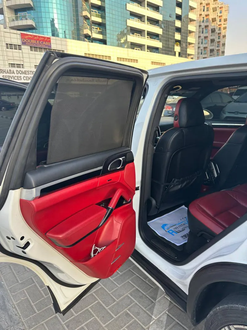 2016 Porsche Cayenne in Dubai