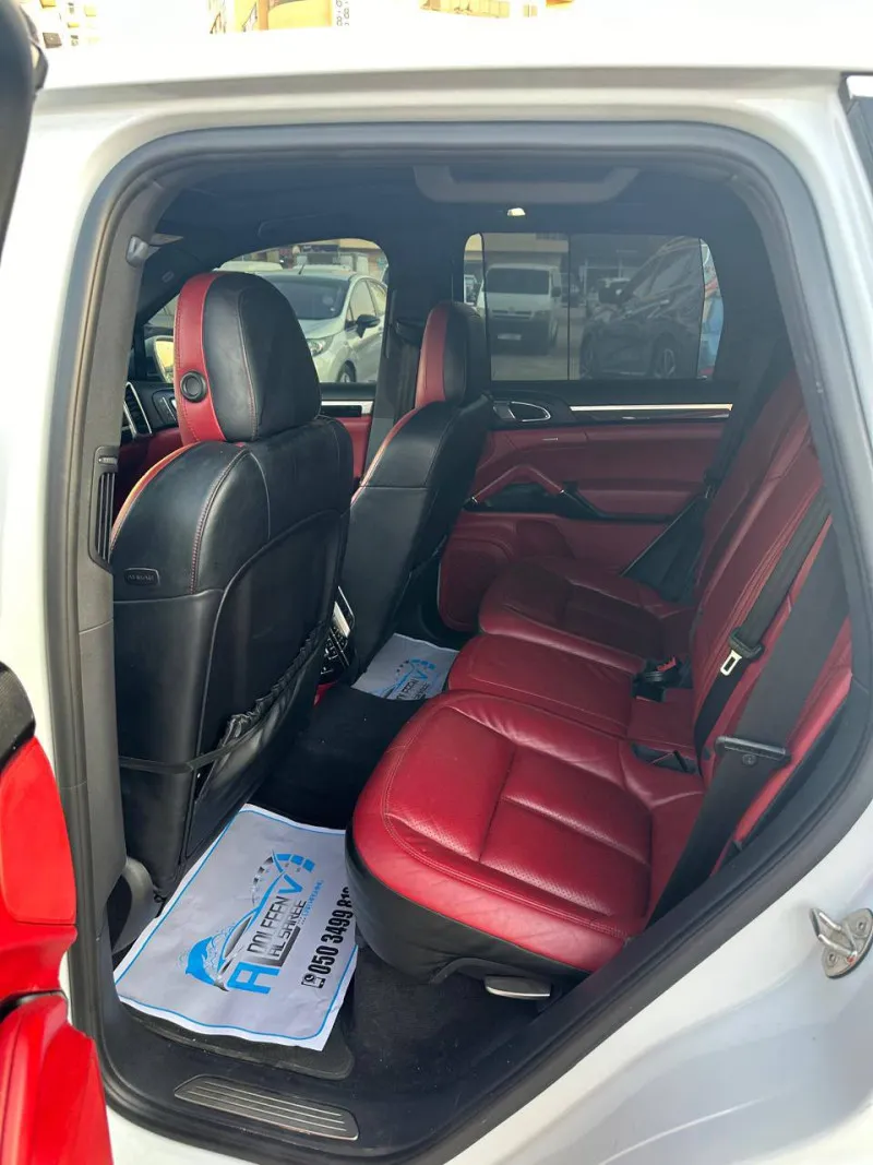 2016 Porsche Cayenne in Dubai