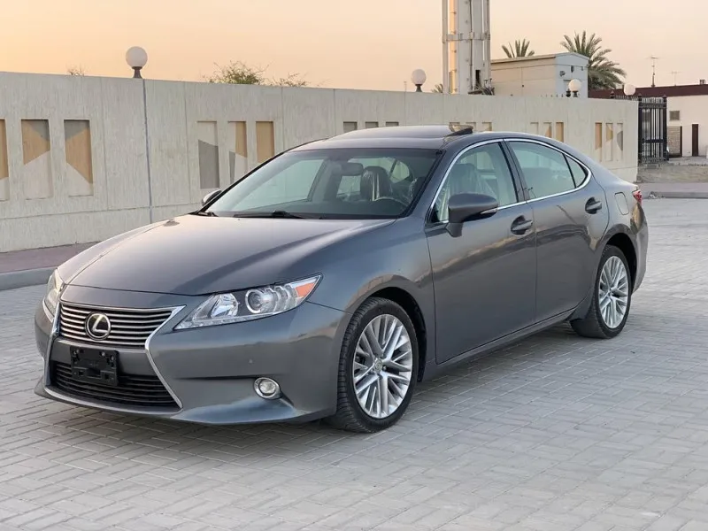 2013 لكزس ES - اي اس in Dubai