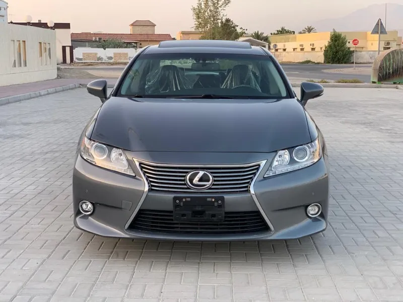 2013 لكزس ES - اي اس in Dubai