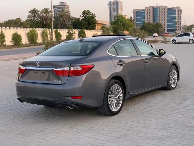 2013 لكزس ES - اي اس in Dubai