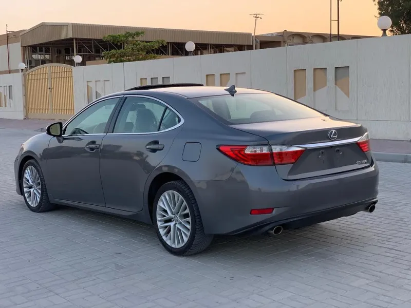 2013 لكزس ES - اي اس in Dubai