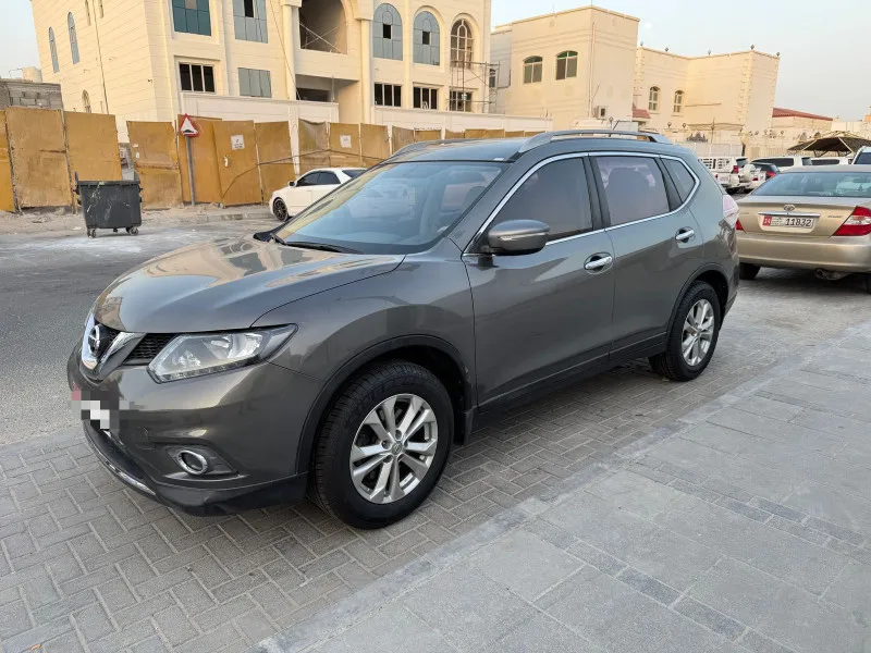 2015 نيسان اكس تريل in Dubai