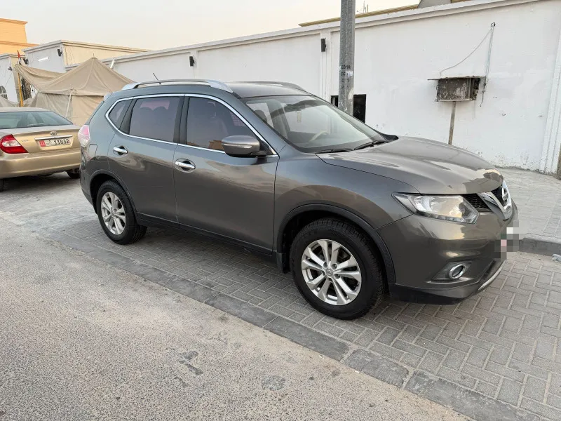 2015 نيسان اكس تريل in Dubai