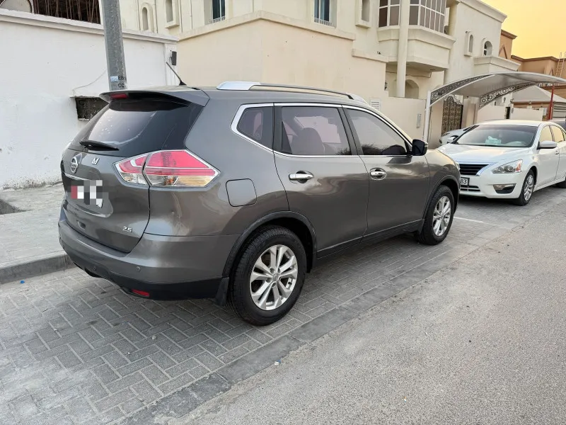 2015 نيسان اكس تريل in Dubai