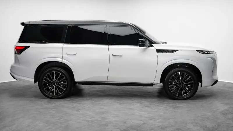 2025 Infiniti QX80 in Dubai