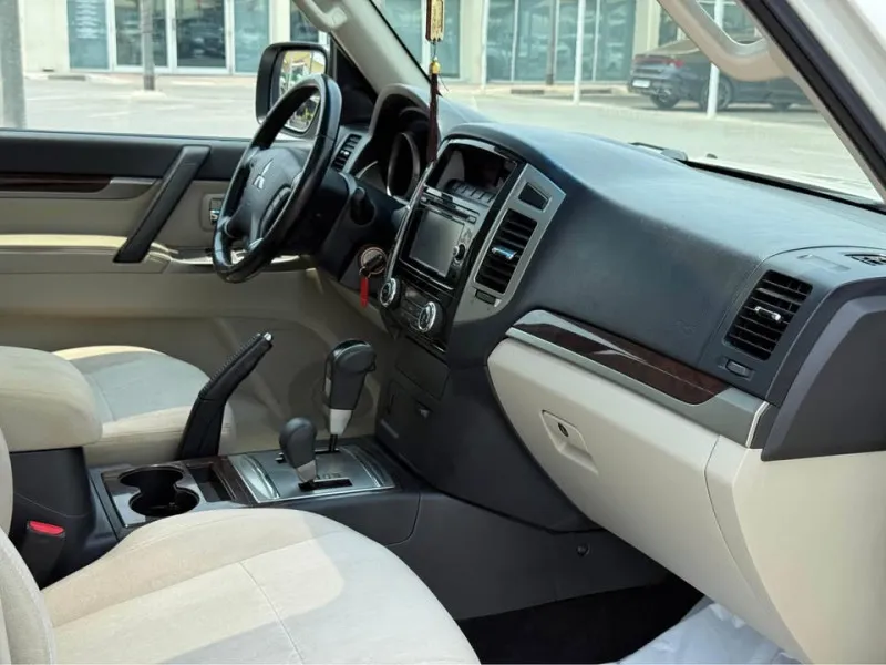2017 Mitsubishi Pajero in Dubai