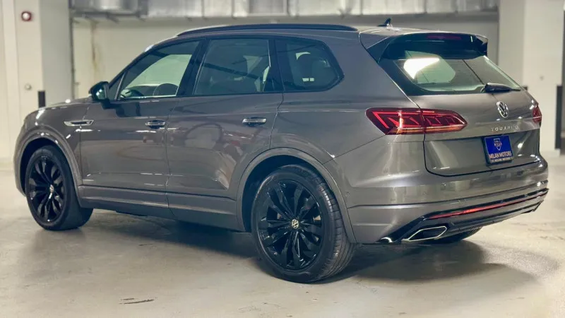 2022 Volkswagen Touareg in Dubai