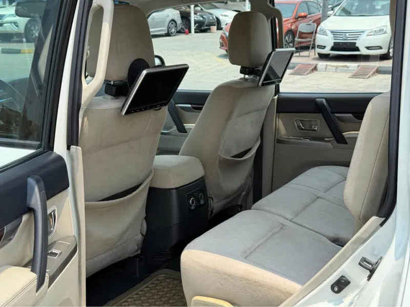 2017 Mitsubishi Pajero in Dubai