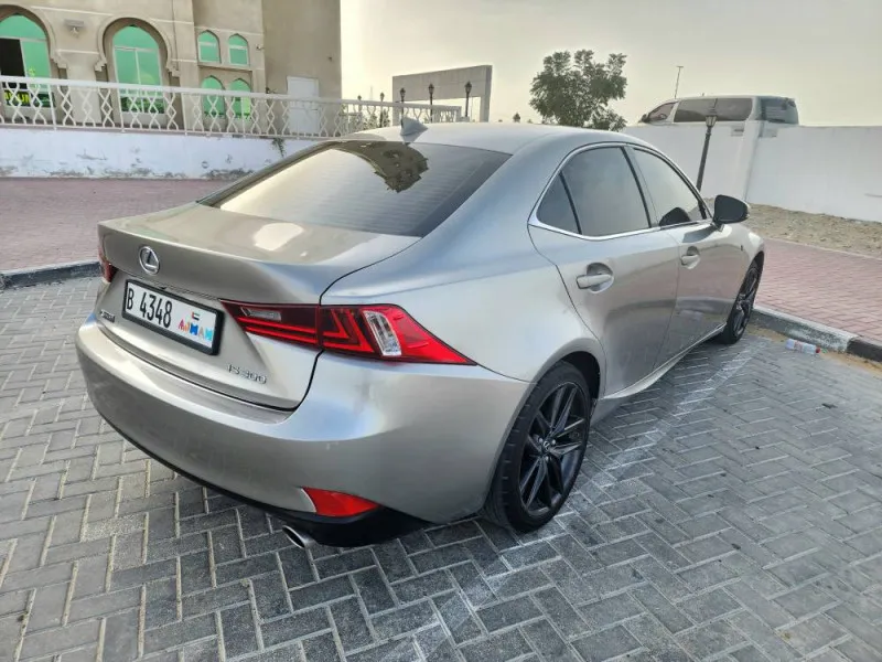 2016 لكزس أي أس-أف in Dubai