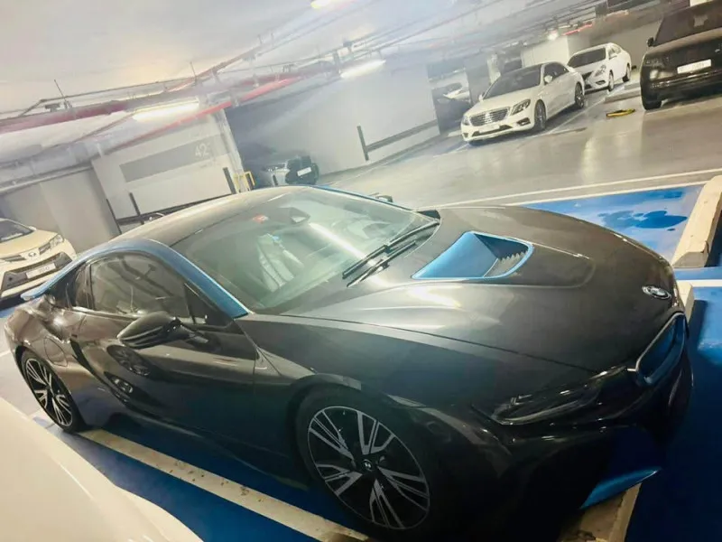 2014 BMW i8 in Dubai