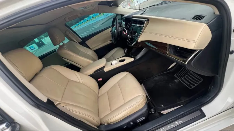 2014 Toyota Avalon in Dubai