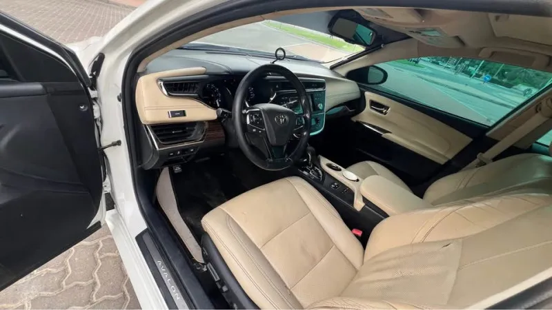 2014 Toyota Avalon in Dubai