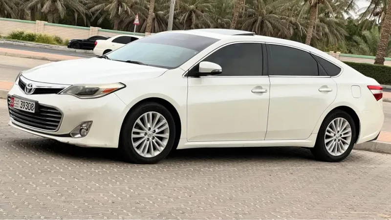 2014 Toyota Avalon in Dubai