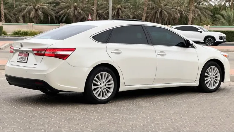 2014 Toyota Avalon in Dubai