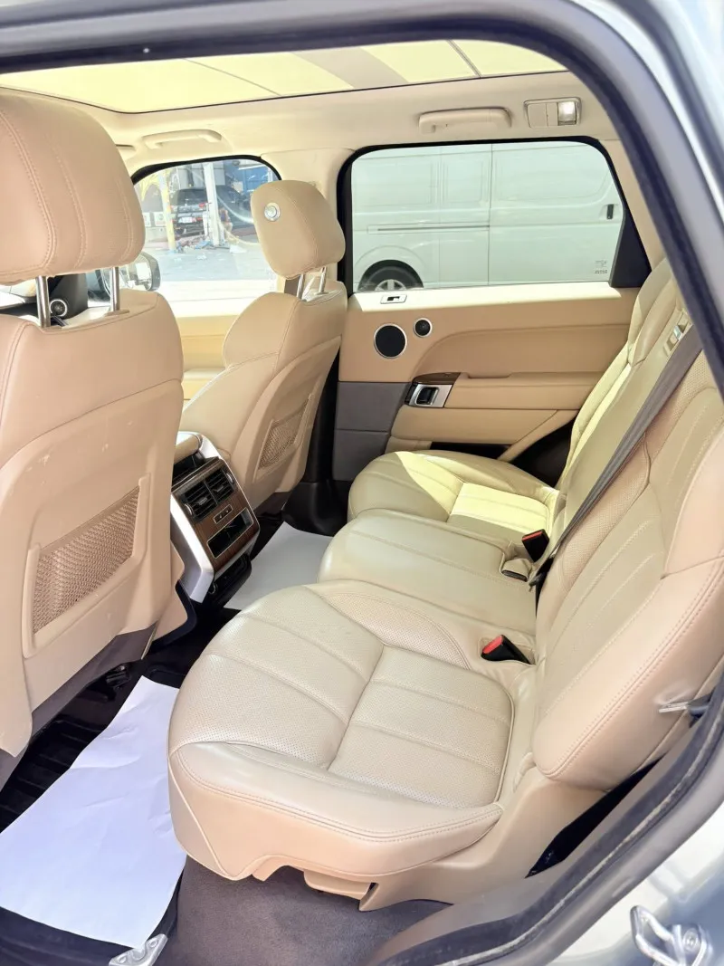 2015 Land Rover Range Rover Sport in Dubai
