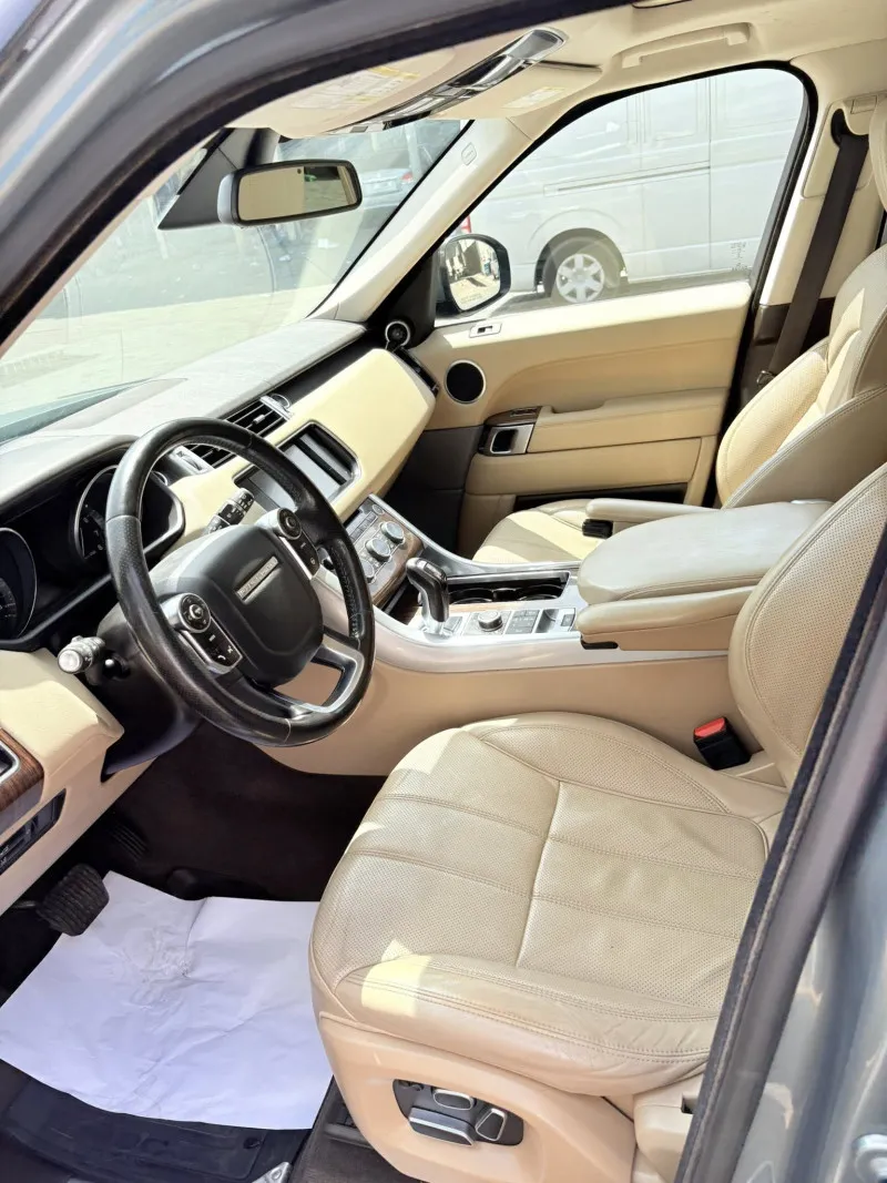 2015 Land Rover Range Rover Sport in Dubai