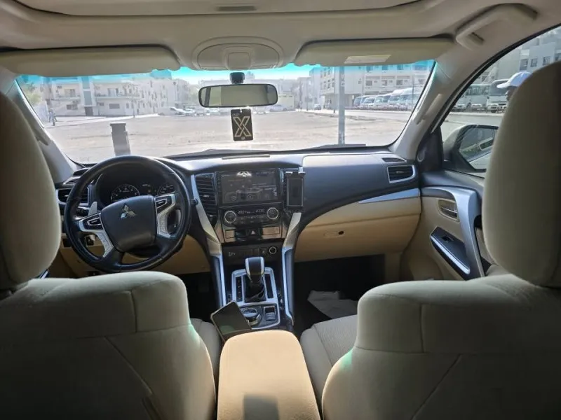2019 Mitsubishi Montero in Dubai