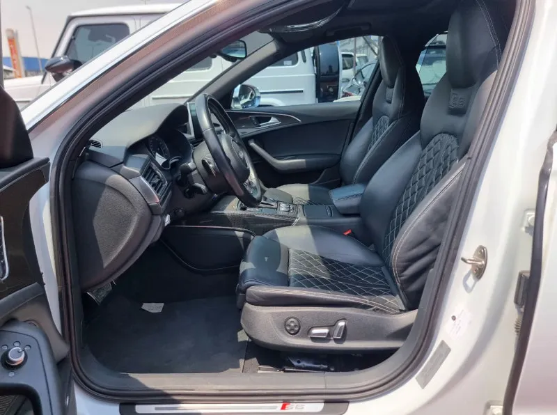 2016 Audi S6 in Dubai