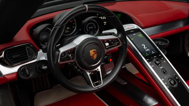 2015 Porsche 918 Spyder in Dubai