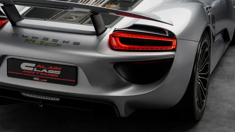 2015 Porsche 918 Spyder in Dubai