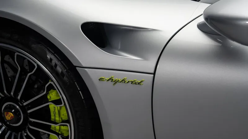 2015 Porsche 918 Spyder in Dubai